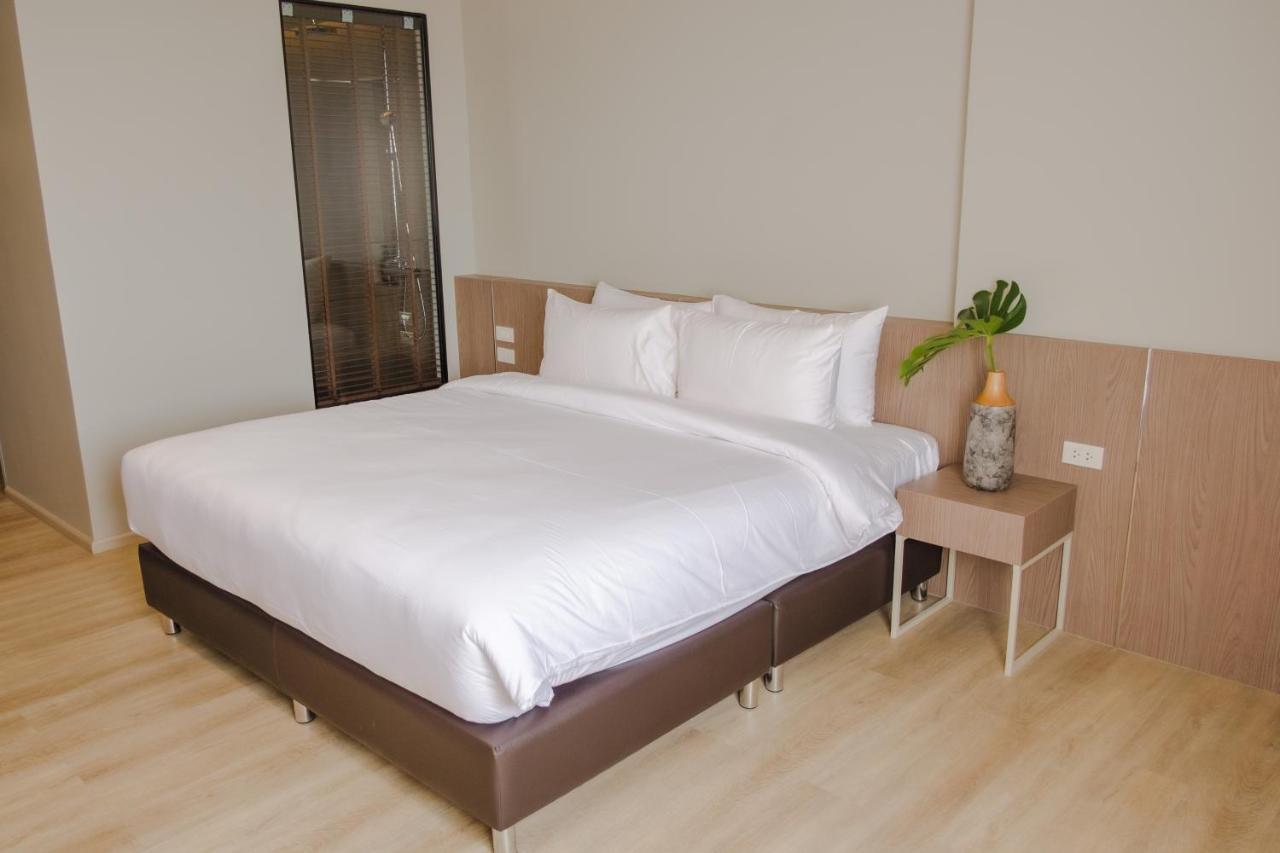 The Rise Suites Hotel, Chiang Mai - Sha Extra Plus Kültér fotó