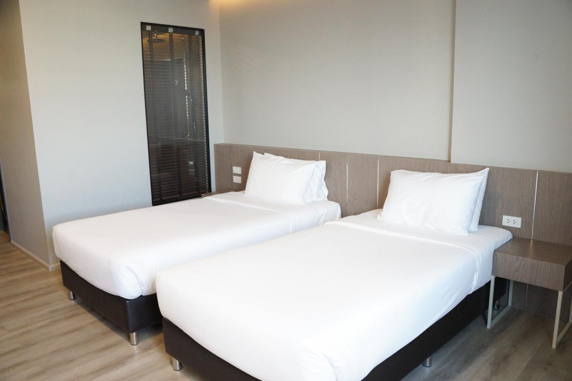 The Rise Suites Hotel, Chiang Mai - Sha Extra Plus Kültér fotó
