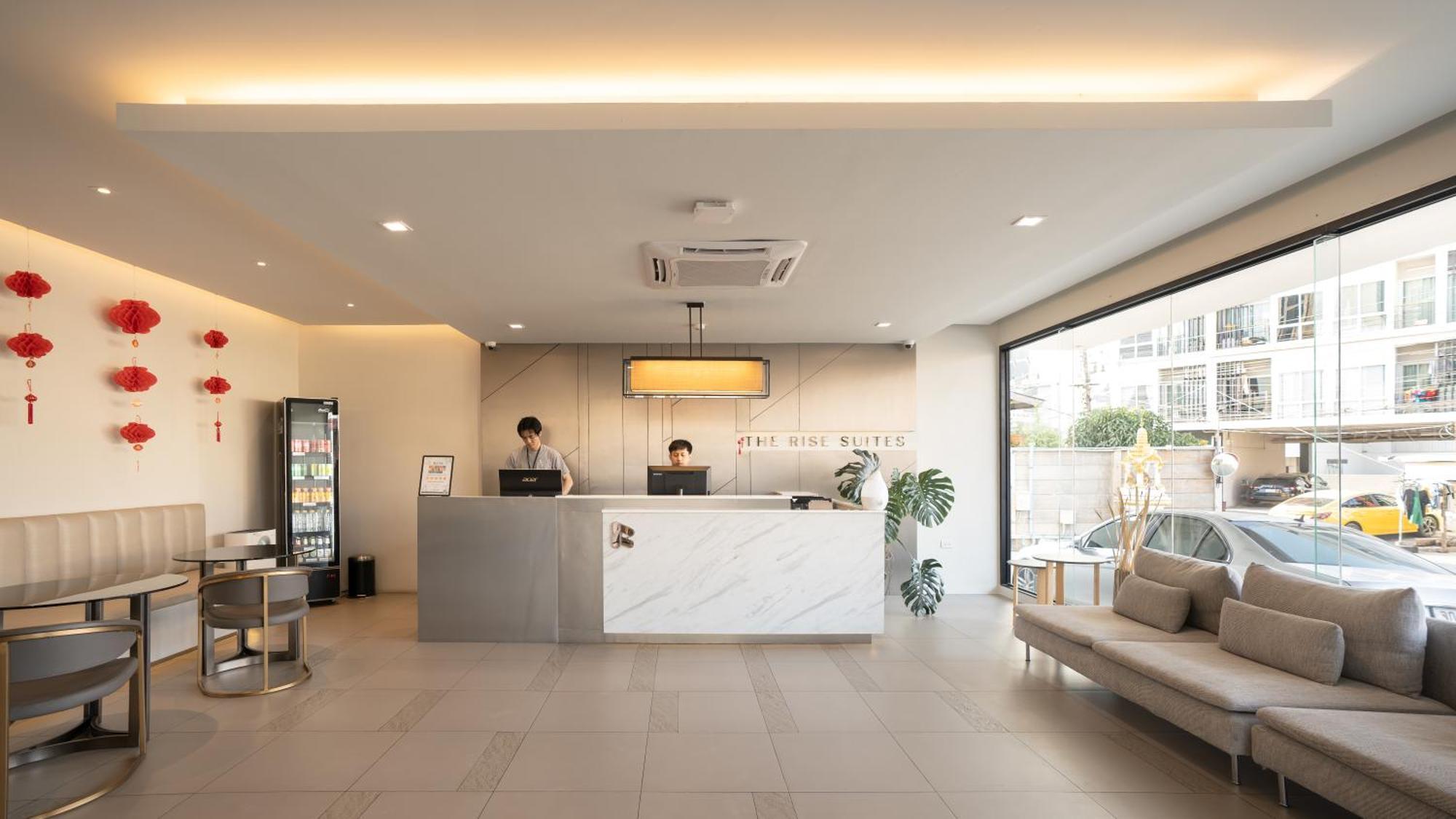 The Rise Suites Hotel, Chiang Mai - Sha Extra Plus Kültér fotó