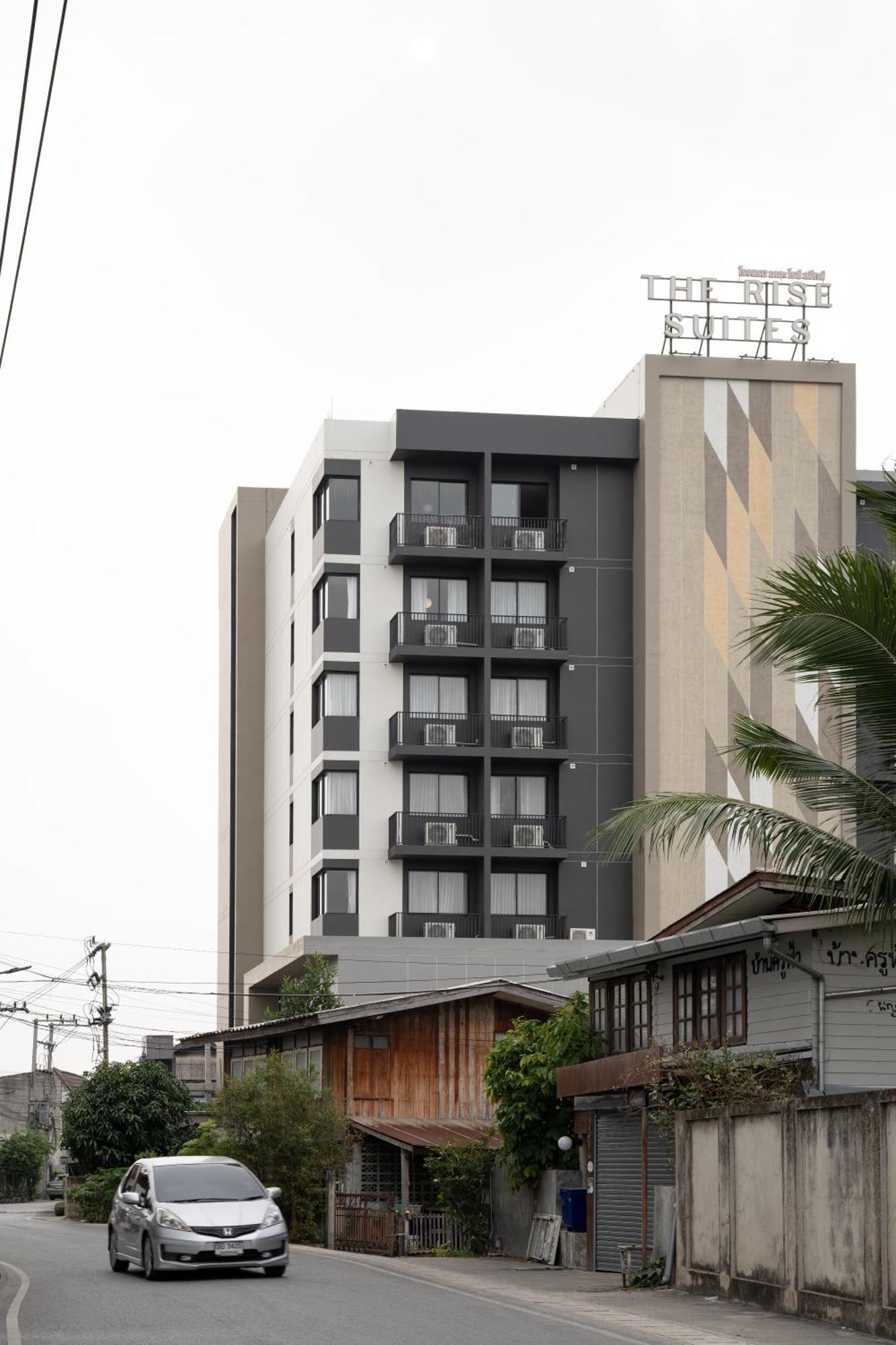 The Rise Suites Hotel, Chiang Mai - Sha Extra Plus Kültér fotó